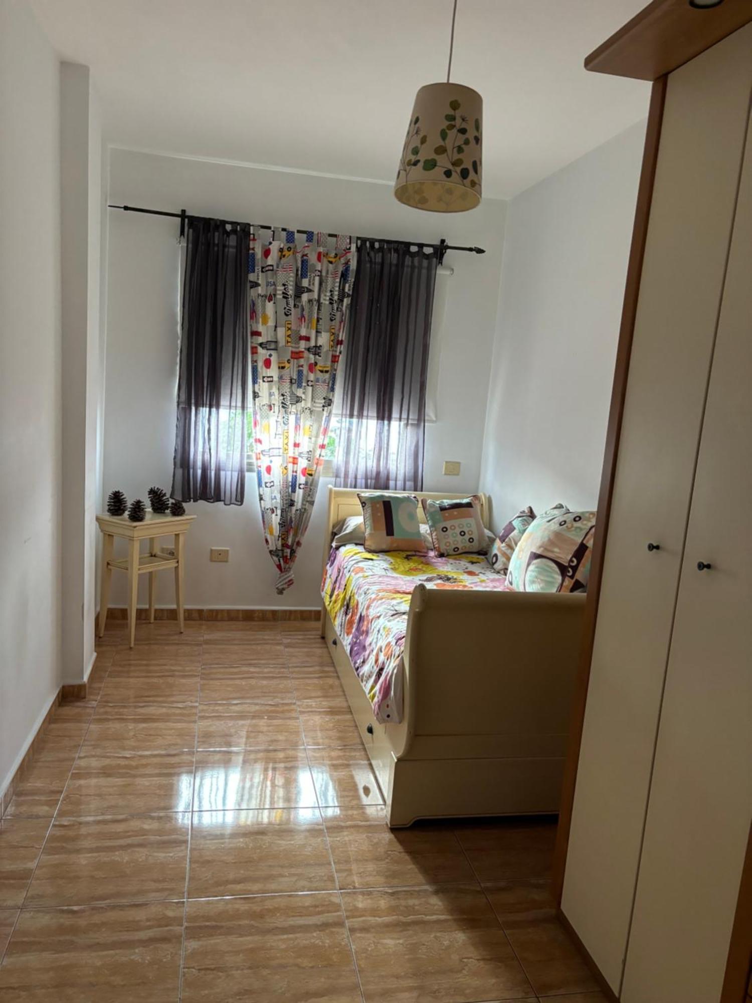 Piso Seminuevo Centrico Con Vistas Daire Vecindario  Dış mekan fotoğraf